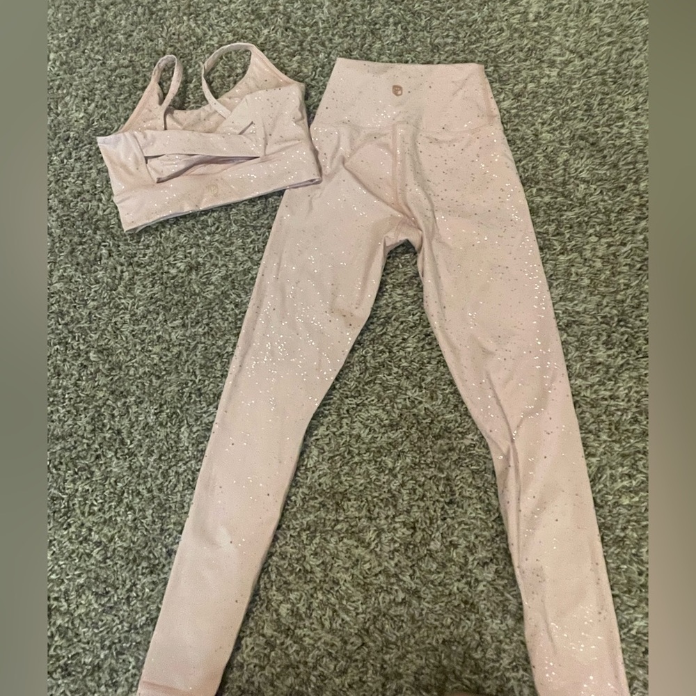 Born Primitive Champagne Sparkle Small leggings and bra BNWOT